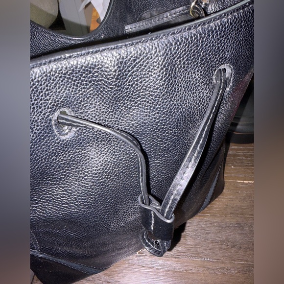 Michael Kors Black Pebbled Leather with Suede Trim Crossbody Bucket Bag EUC - Picture 3 of 16